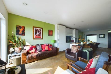 lounge 2.jpg