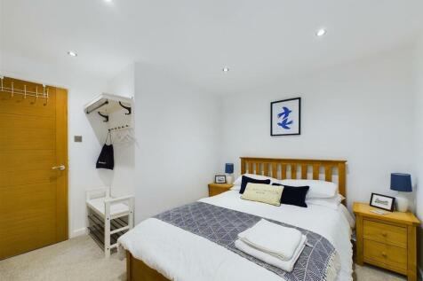 bed 1 2.jpg