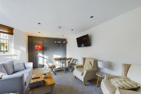 lounge 4.jpg