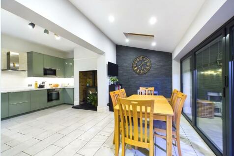 Kitchen 4.jpg