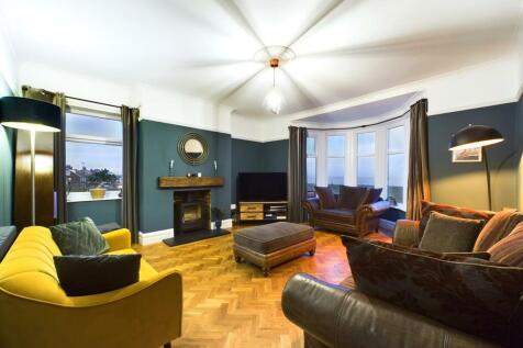Lounge 1.jpg