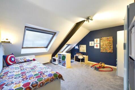 Bed 4 - 2.jpg