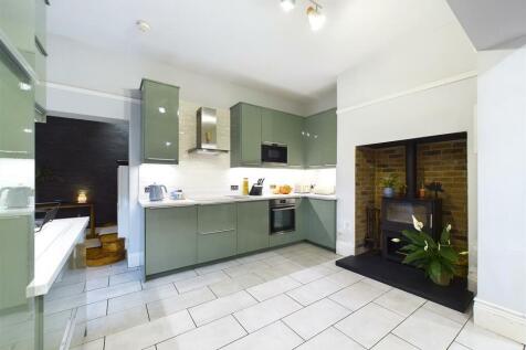 Kitchen 6.jpg
