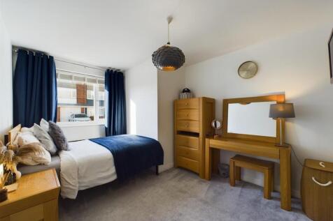 Bed 3.jpg