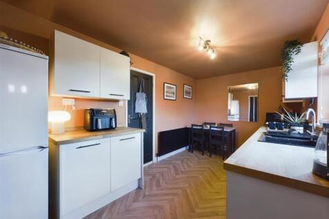 Kitchen 3.jpg