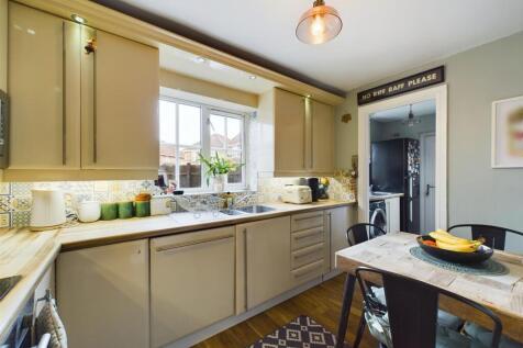 Kitchen 3.jpg