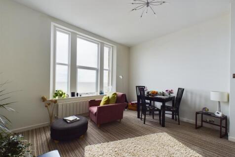 lounge 3.jpg