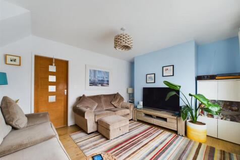 lounge 1.jpg