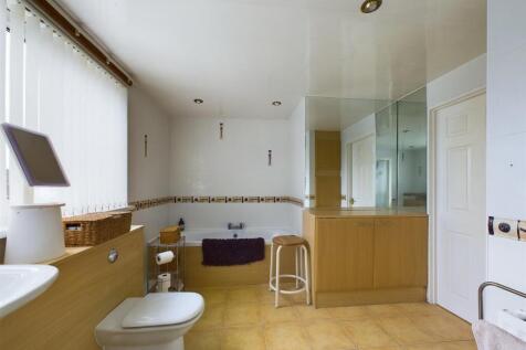 ensuite 2.jpg
