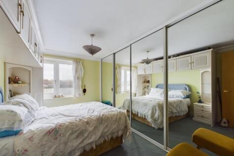 bed 1.jpg