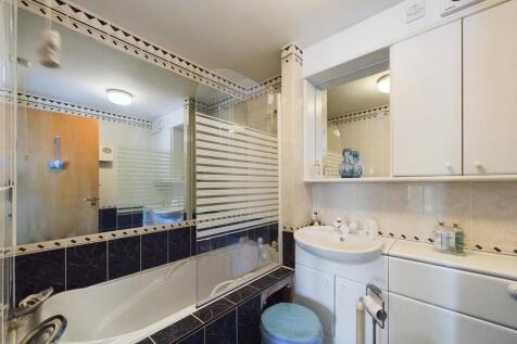 ensuite.jpg