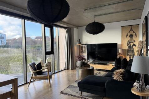 lounge 1.jpg
