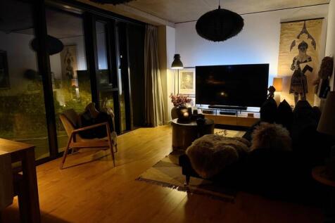 lounge dark.jpg