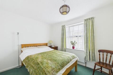 bed 1.jpg