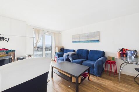 Lounge 3.jpg