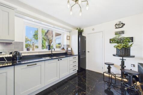 Kitchen 3.jpg