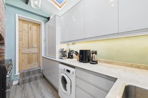 Kitchen 4.jpg