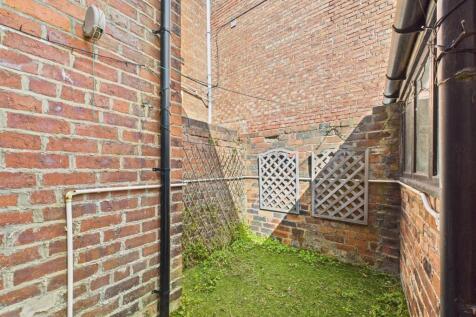 Yard 2.jpg