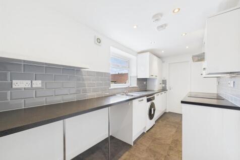 Kitchen 2.jpg