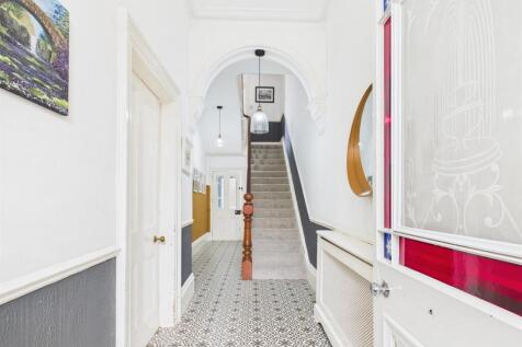 hallway 1.jpg