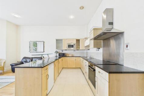 Kitchen 2.jpg