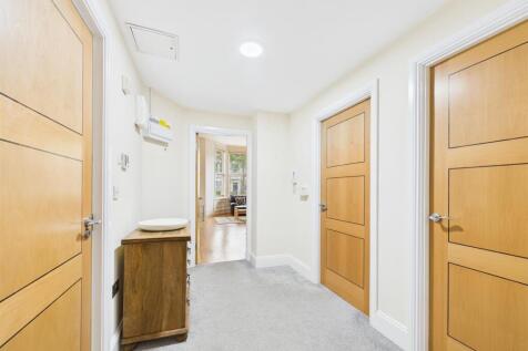 Hallway.jpg