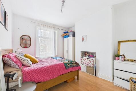 bed 2.jpg