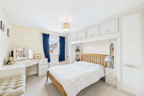 bed 1.jpg