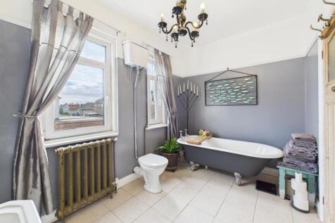 Bath 1.jpg