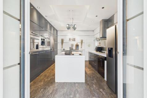Kitchen 13.jpg