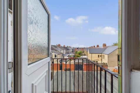 Rear Balcony 1.jpg