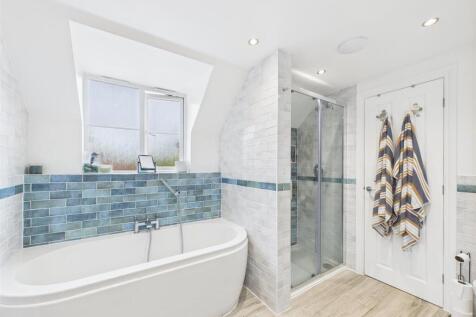 ensuite 2.jpg