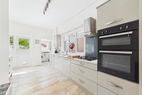 Kitchen 3.jpg