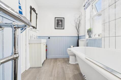 Bath 3.jpg