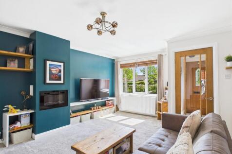 Living room 2.jpg