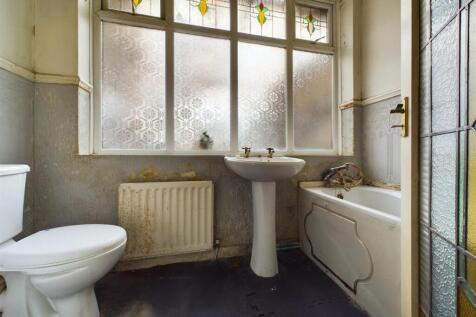 Down Bath 2.jpg