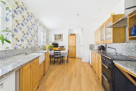 Kitchen 6.jpg