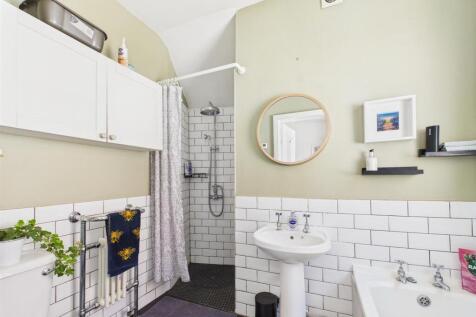 Bathroom.jpg