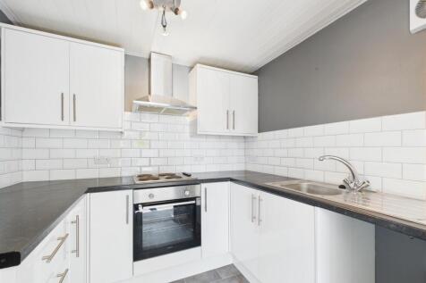Kitchen 2.jpg