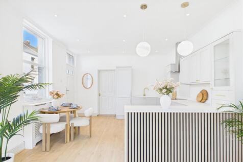 kitchen 1.jpg