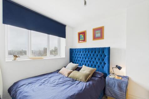 bed 2.jpg