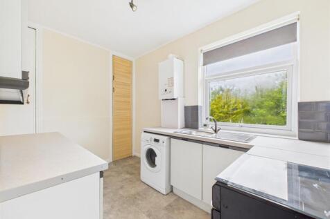 Kitchen 2.jpg