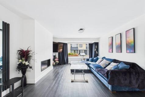 lounge 1.jpg