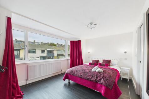 bed 2.jpg