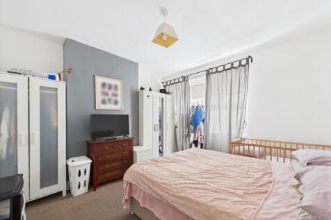 bed 1.jpg