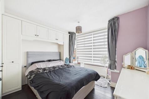 bed 1.jpg