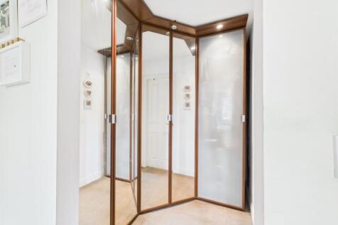 Dress Room 1.jpg