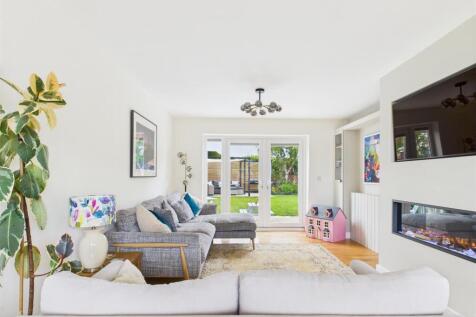 Living Area.jpg