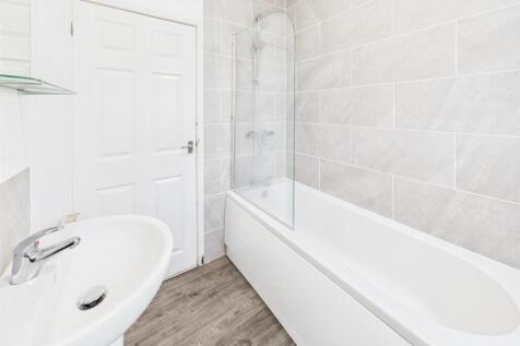 Bathroom 2.jpg