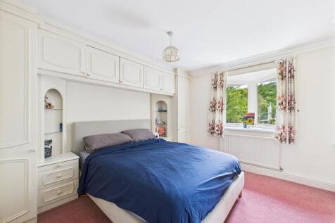 bed 1.jpg